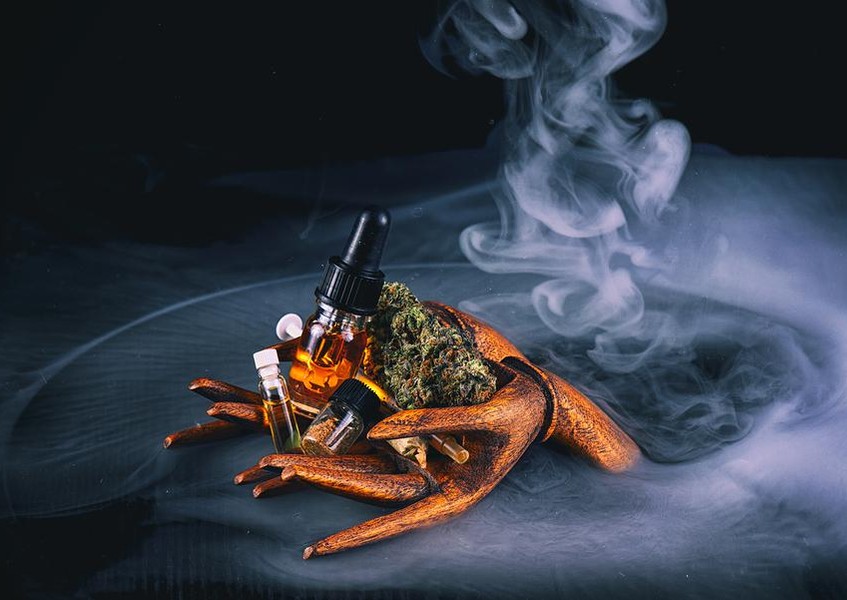 How Different is the High from Smoking Cannabis Compared to Dabbing?